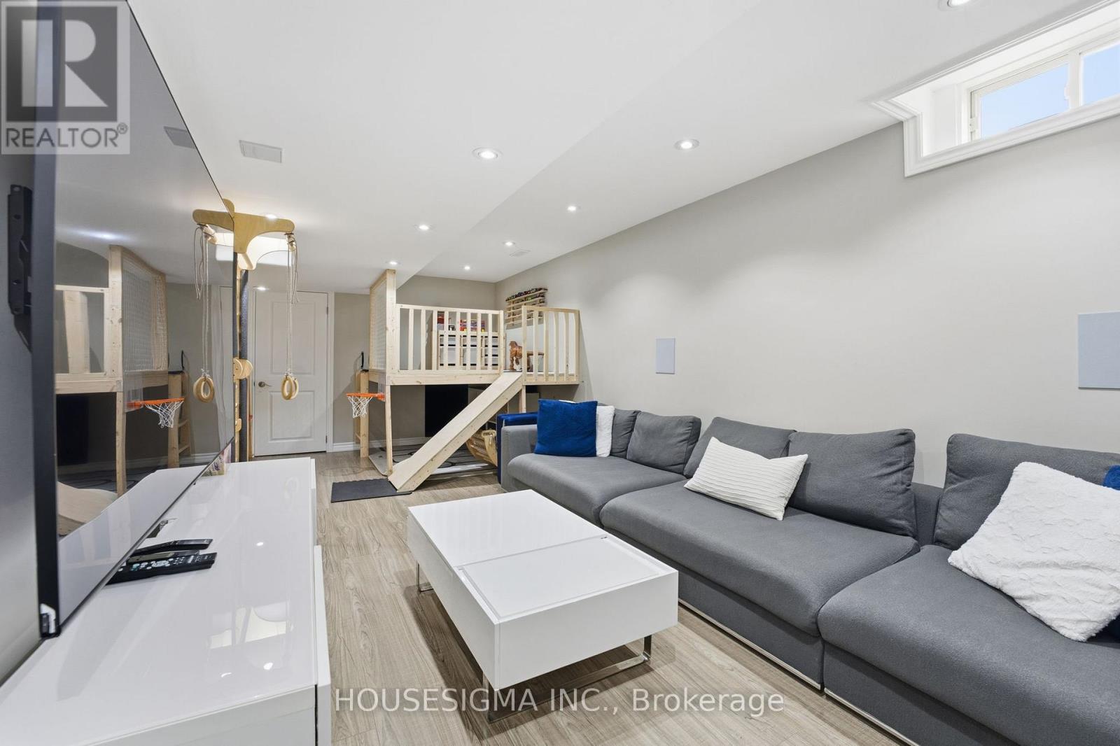 92 Glenmeadow Crescent, Hamilton, Ontario  L8E 6C2 - Photo 27 - X12561808