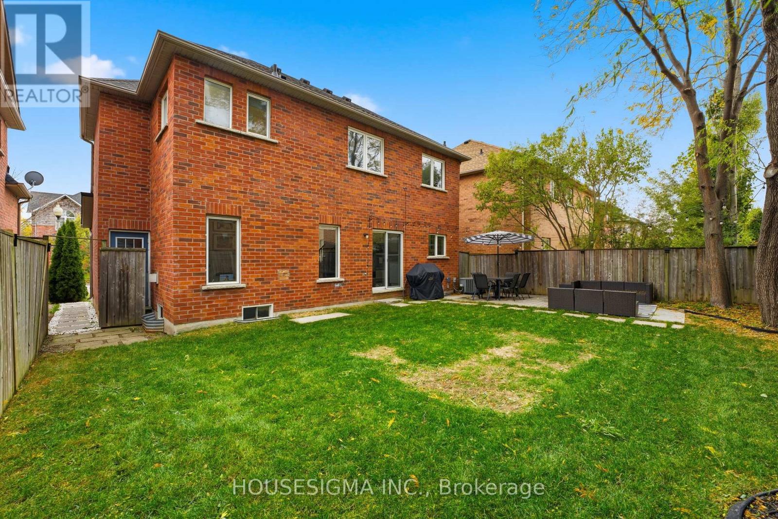 92 Glenmeadow Crescent, Hamilton, Ontario  L8E 6C2 - Photo 33 - X12561808