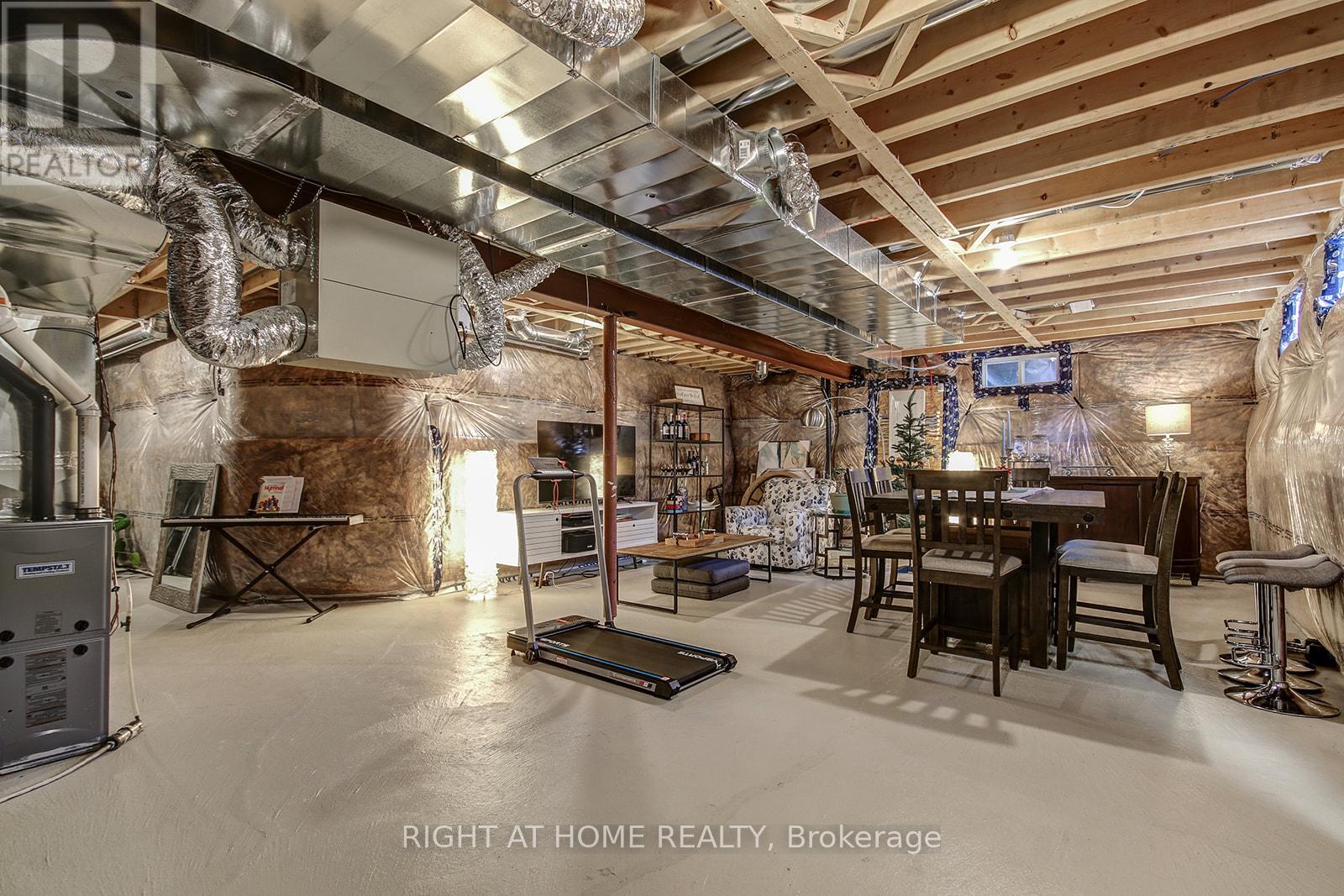 40 Mcwatters Street, Hamilton, Ontario  L0R 1C0 - Photo 37 - X12561846