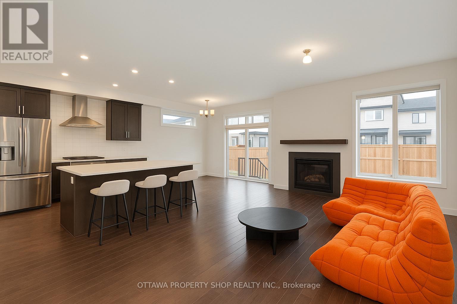 725 Odyssey Way, Ottawa, Ontario  K1T 4R5 - Photo 4 - X12559552