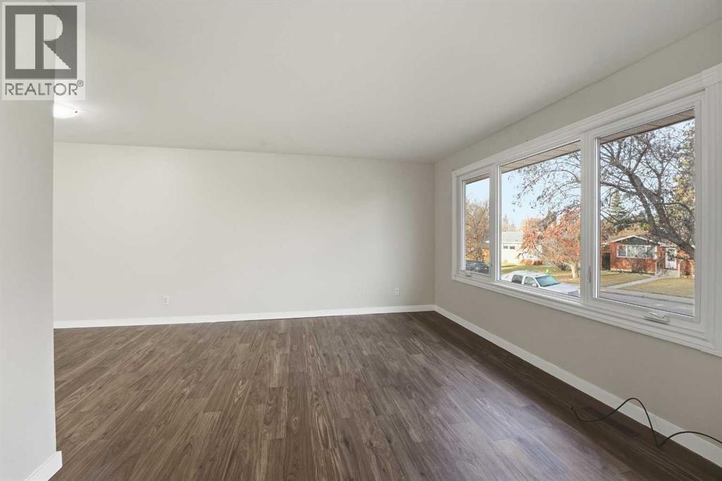 5833 41 Streetcrescent, Red Deer, Alberta  T4N 1B5 - Photo 3 - A2270811