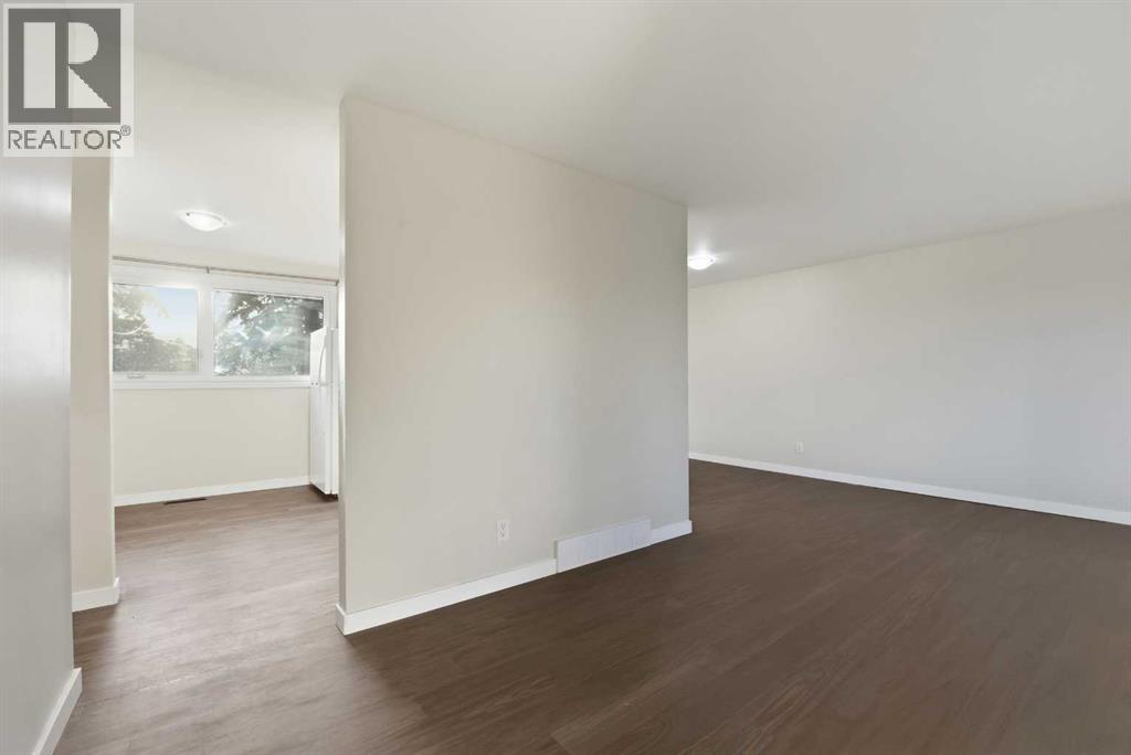 5833 41 Streetcrescent, Red Deer, Alberta  T4N 1B5 - Photo 6 - A2270811