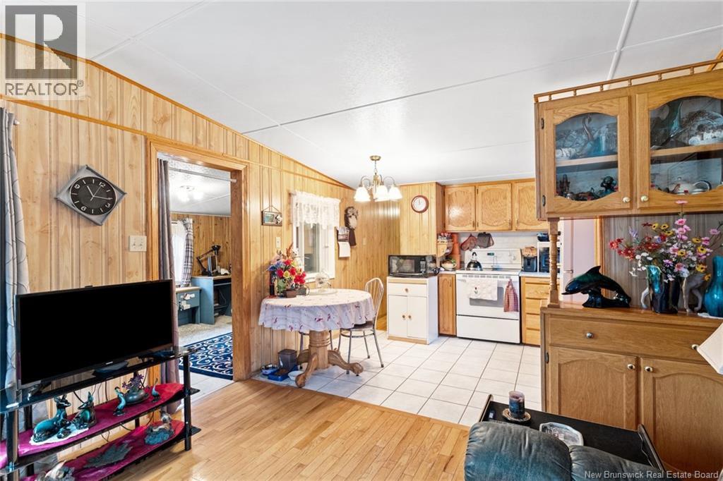 71 Chestnut Street, Minto, New Brunswick  E4B 3L4 - Photo 12 - NB130397