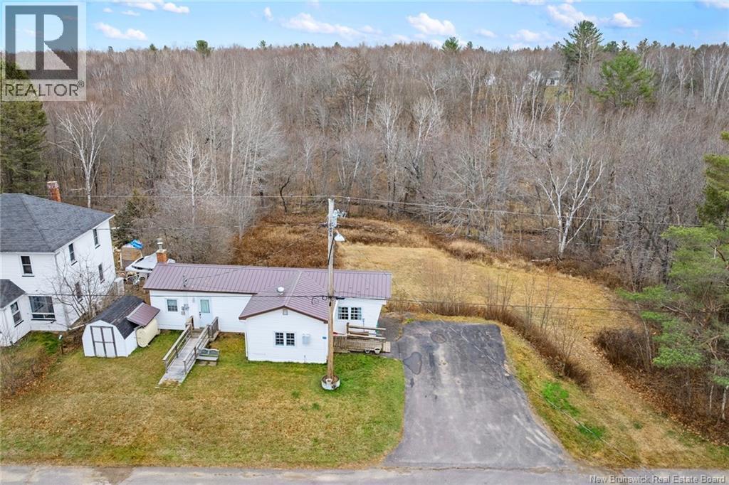 71 Chestnut Street, Minto, New Brunswick  E4B 3L4 - Photo 4 - NB130397