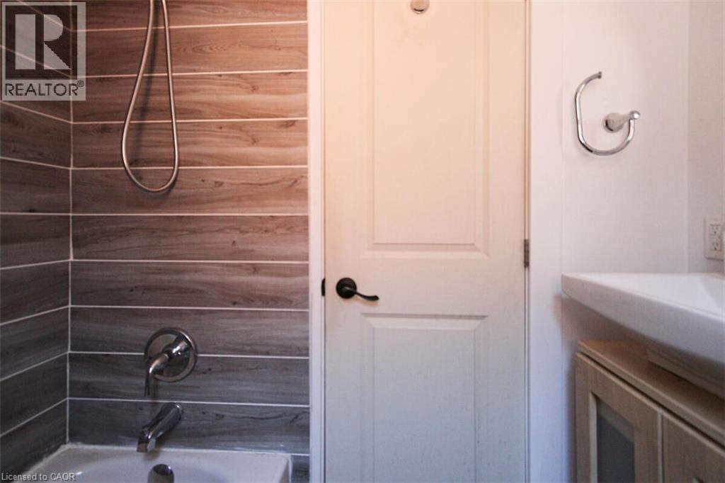 727 Tate Avenue, Hamilton, Ontario  L8H 6L8 - Photo 7 - 40789527