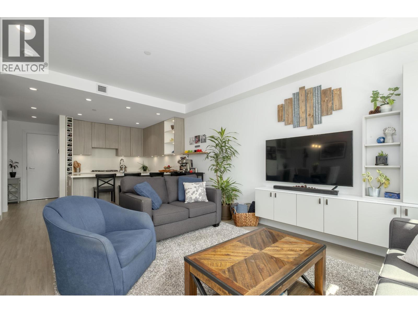 111 747 E 3rd Street, North Vancouver, British Columbia  V7L 1G8 - Photo 10 - R3068990