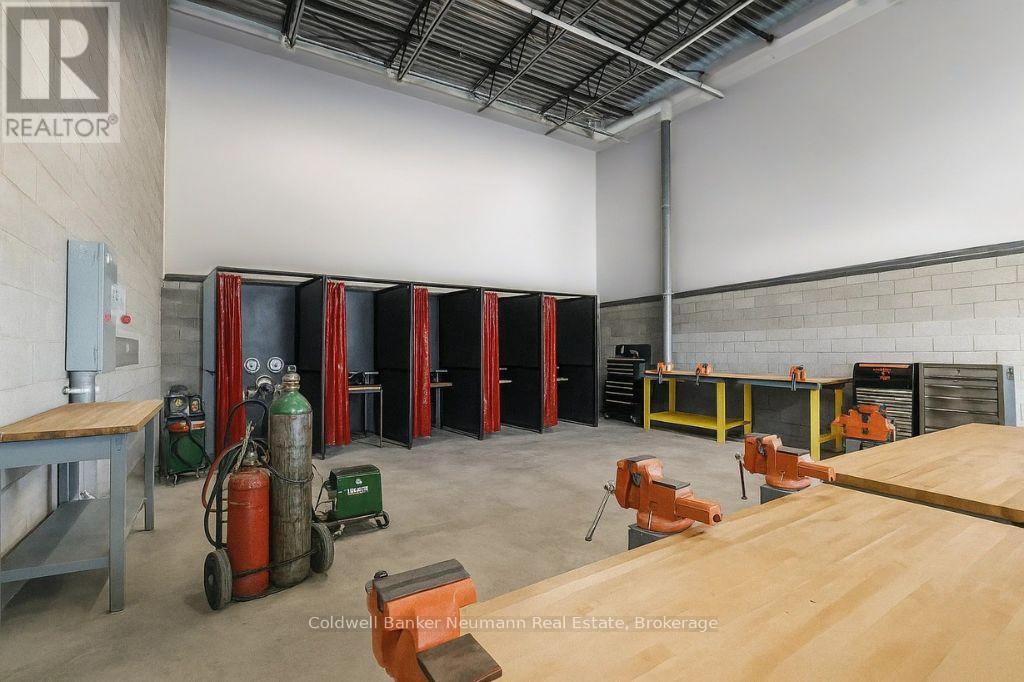 26 - 589 Hanlon Creek Boulevard, Guelph, Ontario N1C 0A1 - Photo 5 - X12322191