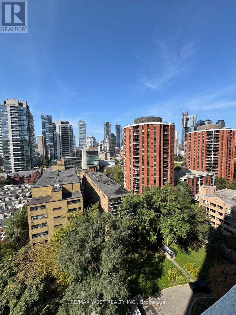 1607 - 40 Homewood Avenue, Toronto, Ontario  M4Y 2K2 - Photo 11 - C12562042