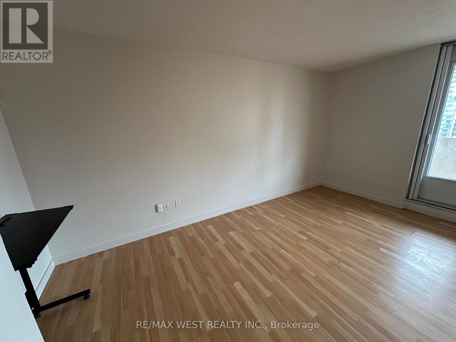 1607 - 40 Homewood Avenue, Toronto, Ontario  M4Y 2K2 - Photo 2 - C12562042