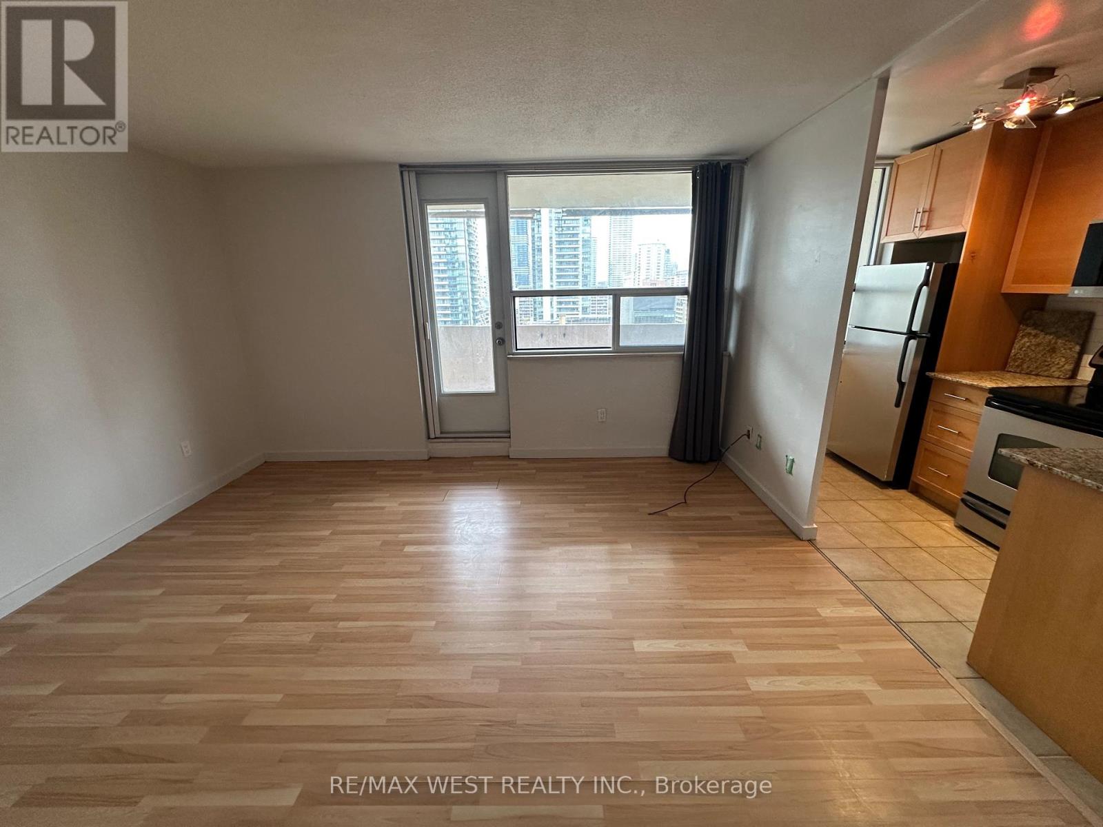 1607 - 40 Homewood Avenue, Toronto, Ontario  M4Y 2K2 - Photo 3 - C12562042