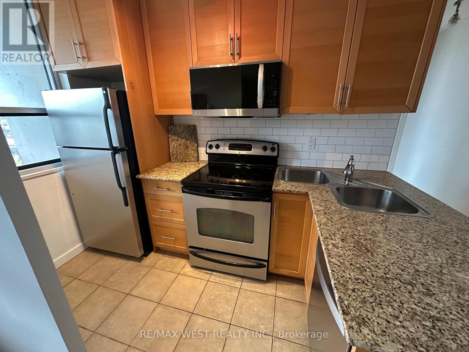 1607 - 40 Homewood Avenue, Toronto, Ontario  M4Y 2K2 - Photo 7 - C12562042