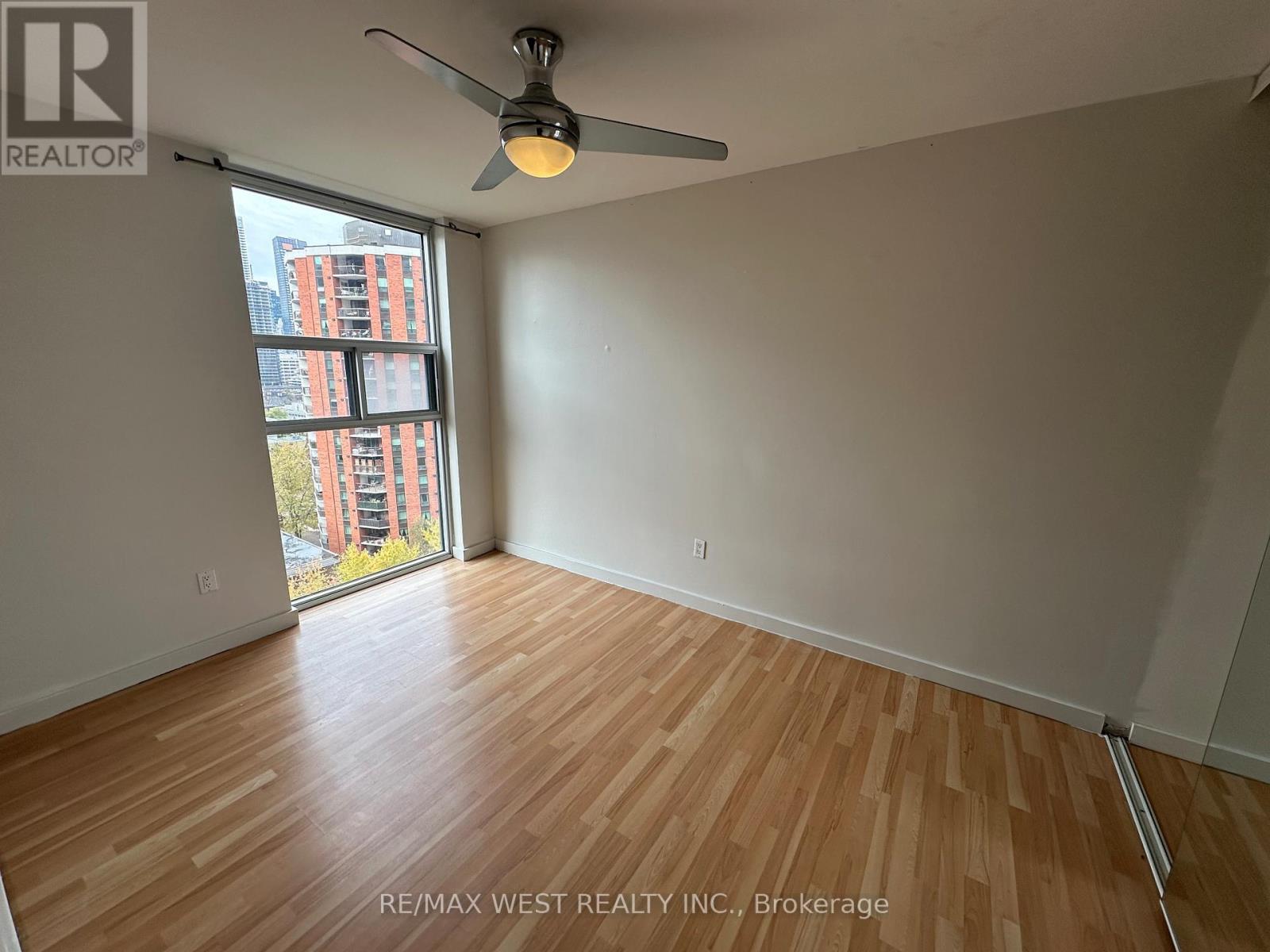 1607 - 40 Homewood Avenue, Toronto, Ontario  M4Y 2K2 - Photo 8 - C12562042