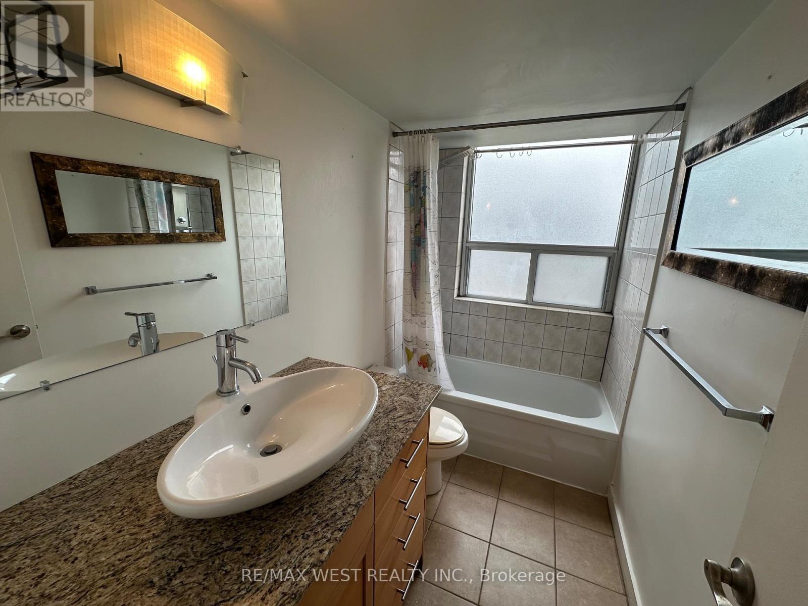 1607 - 40 Homewood Avenue, Toronto, Ontario  M4Y 2K2 - Photo 9 - C12562042