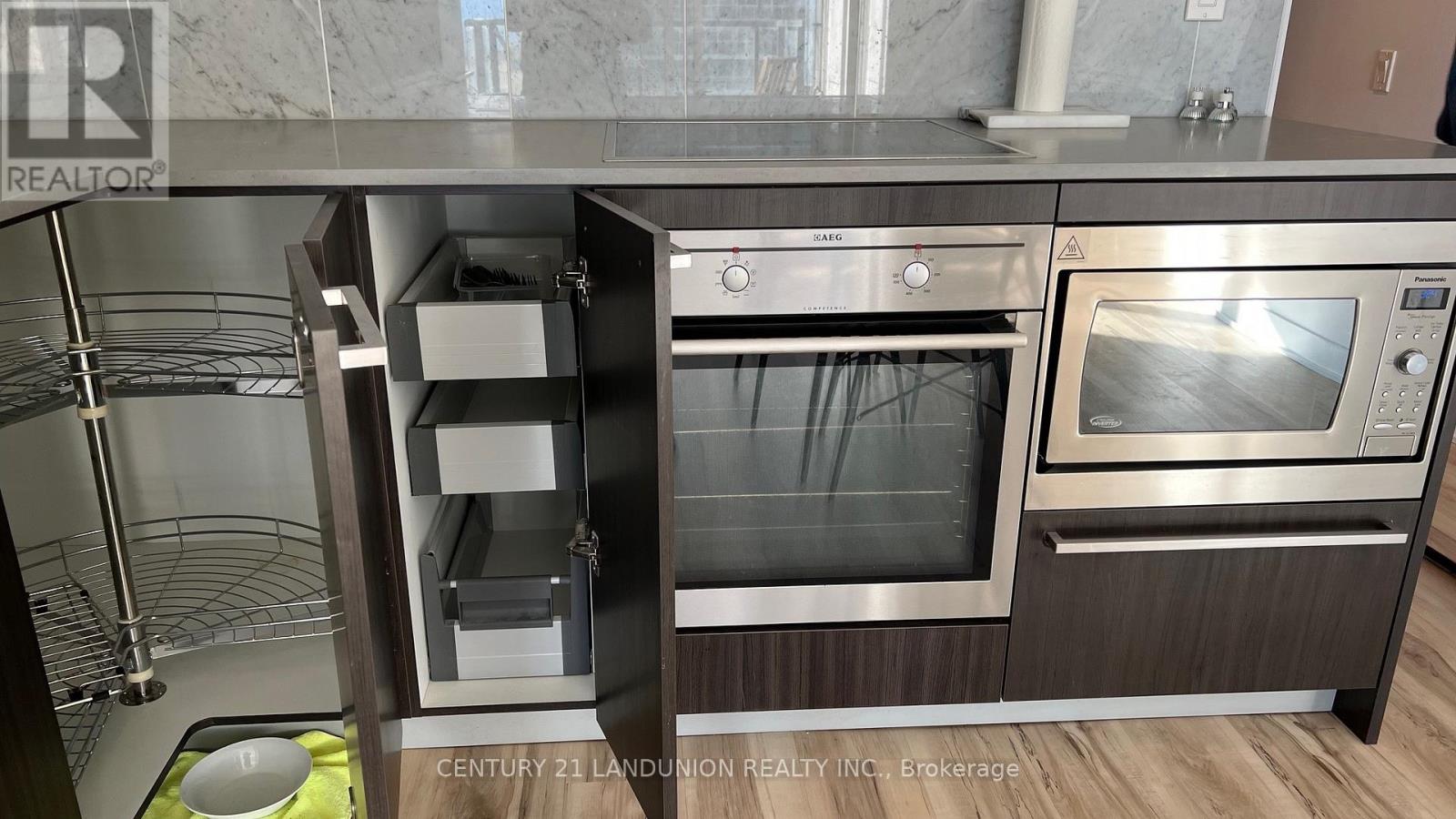 2602 - 70 Queens Wharf Road, Toronto, Ontario  M5V 0J2 - Photo 6 - C12562084