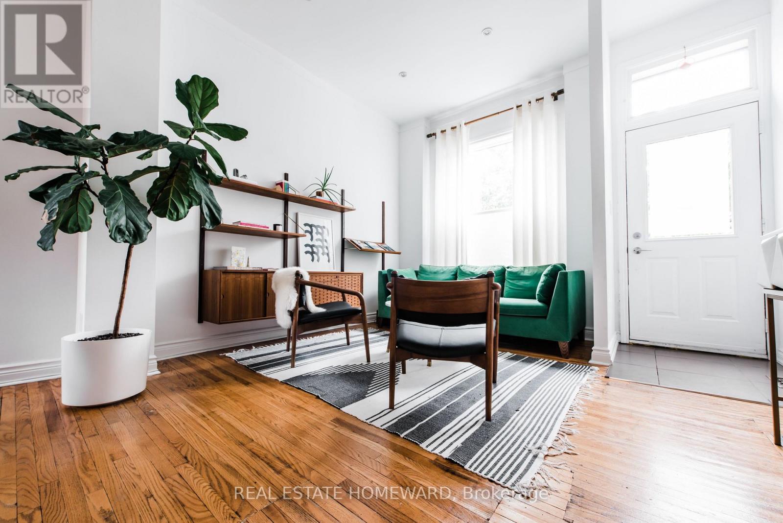 77 CLAREMONT STREET, Toronto, Ontario