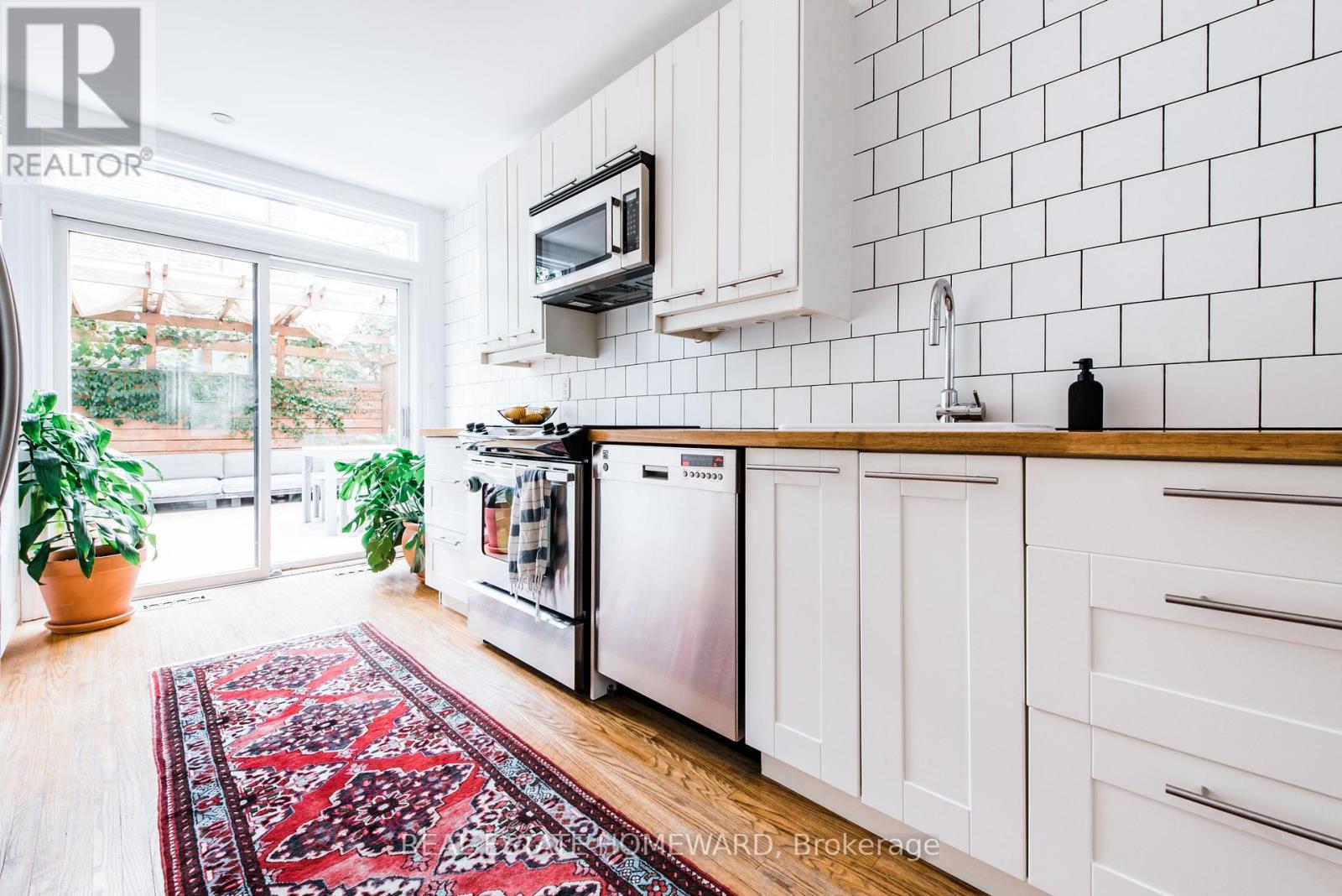 77 Claremont Street, Toronto, Ontario  M6J 2M7 - Photo 15 - C12562120