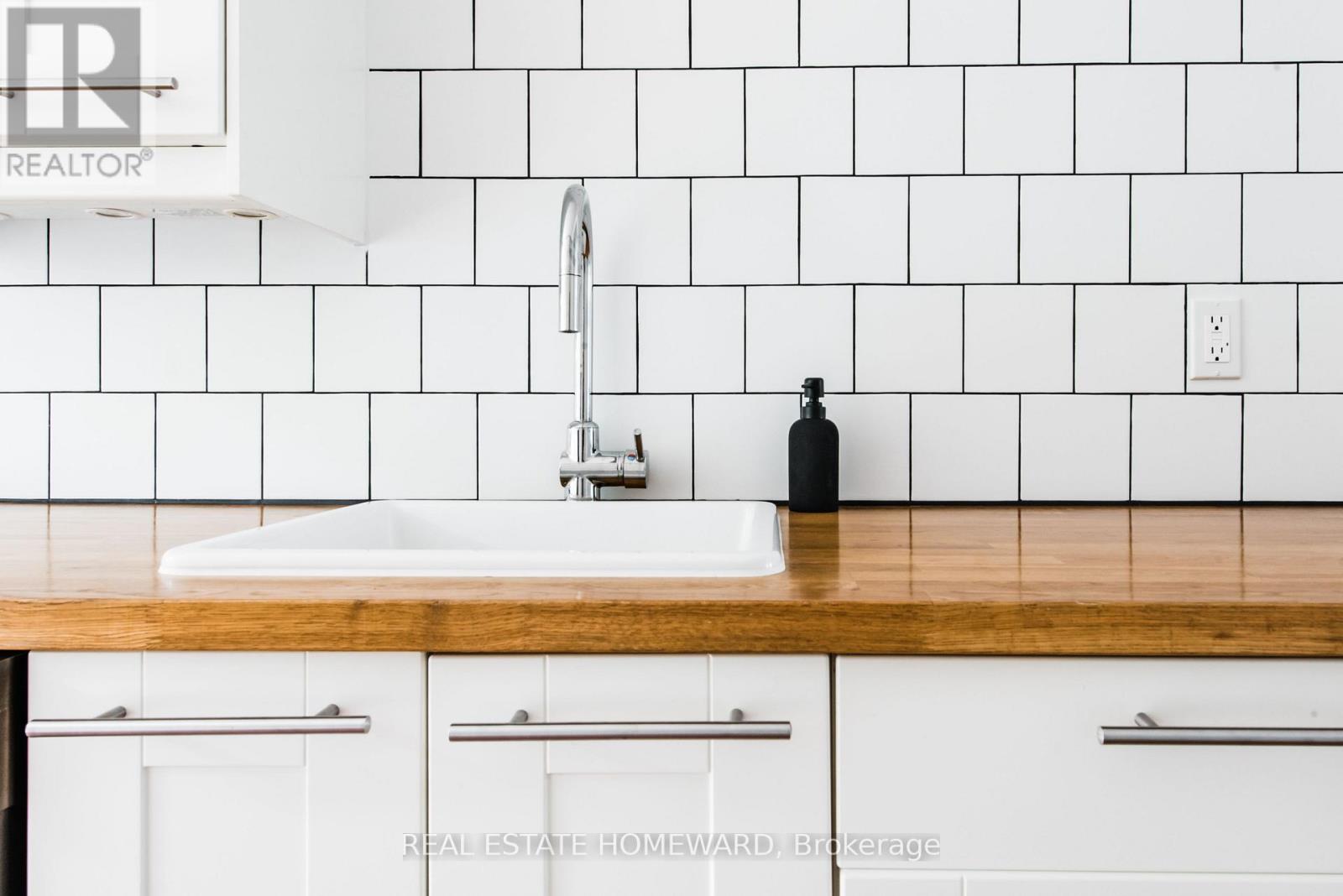 77 Claremont Street, Toronto, Ontario  M6J 2M7 - Photo 16 - C12562120