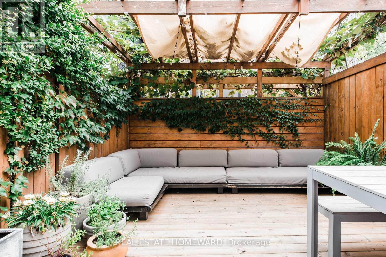 77 Claremont Street, Toronto, Ontario  M6J 2M7 - Photo 18 - C12562120