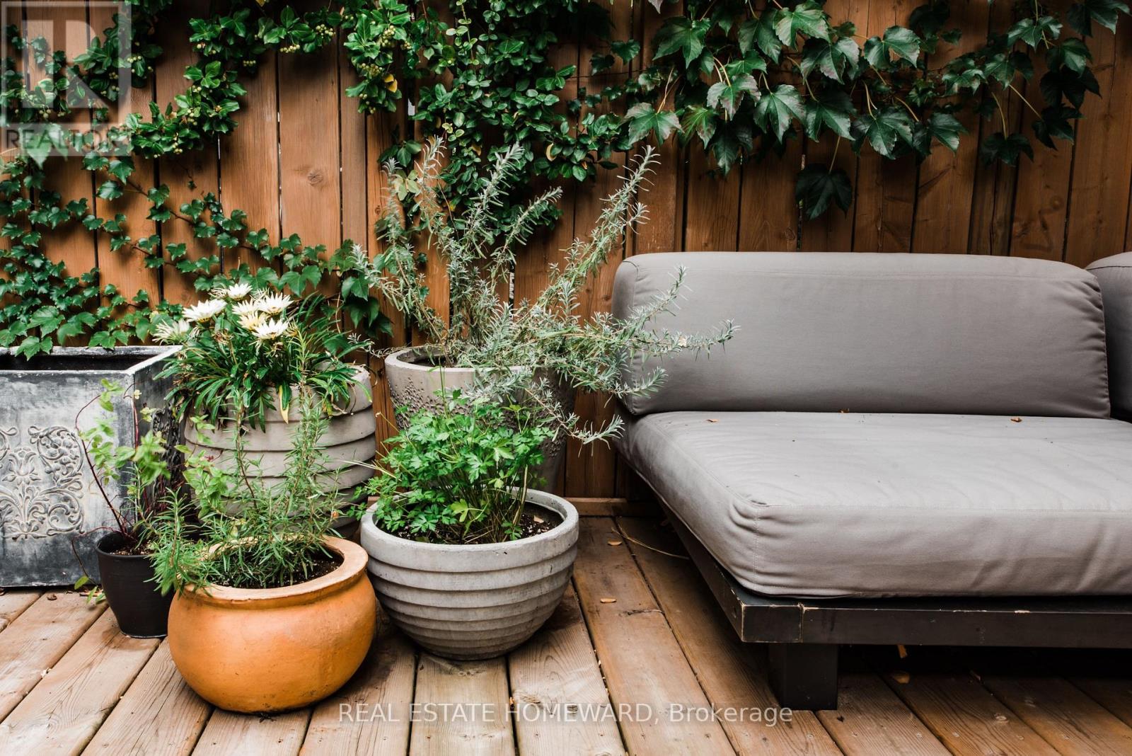 77 Claremont Street, Toronto, Ontario  M6J 2M7 - Photo 20 - C12562120