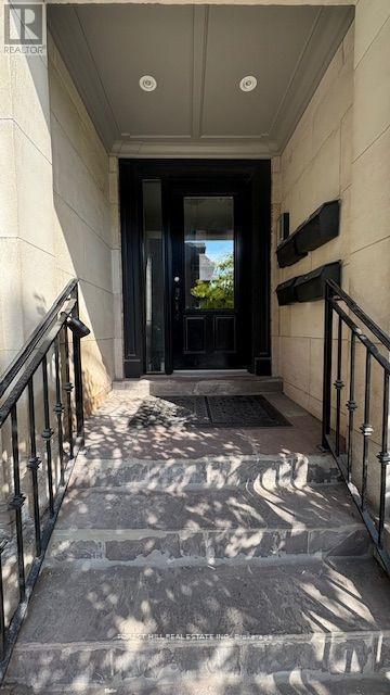 4 - 216 Heath Street, Toronto, Ontario  M5P 1N7 - Photo 3 - C12562138