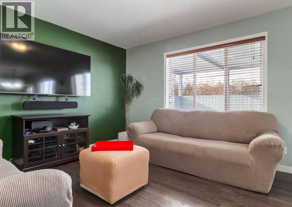 37 Cimarron Meadows Bay, Okotoks, Alberta  T1S 2E4 - Photo 13 - A2271076