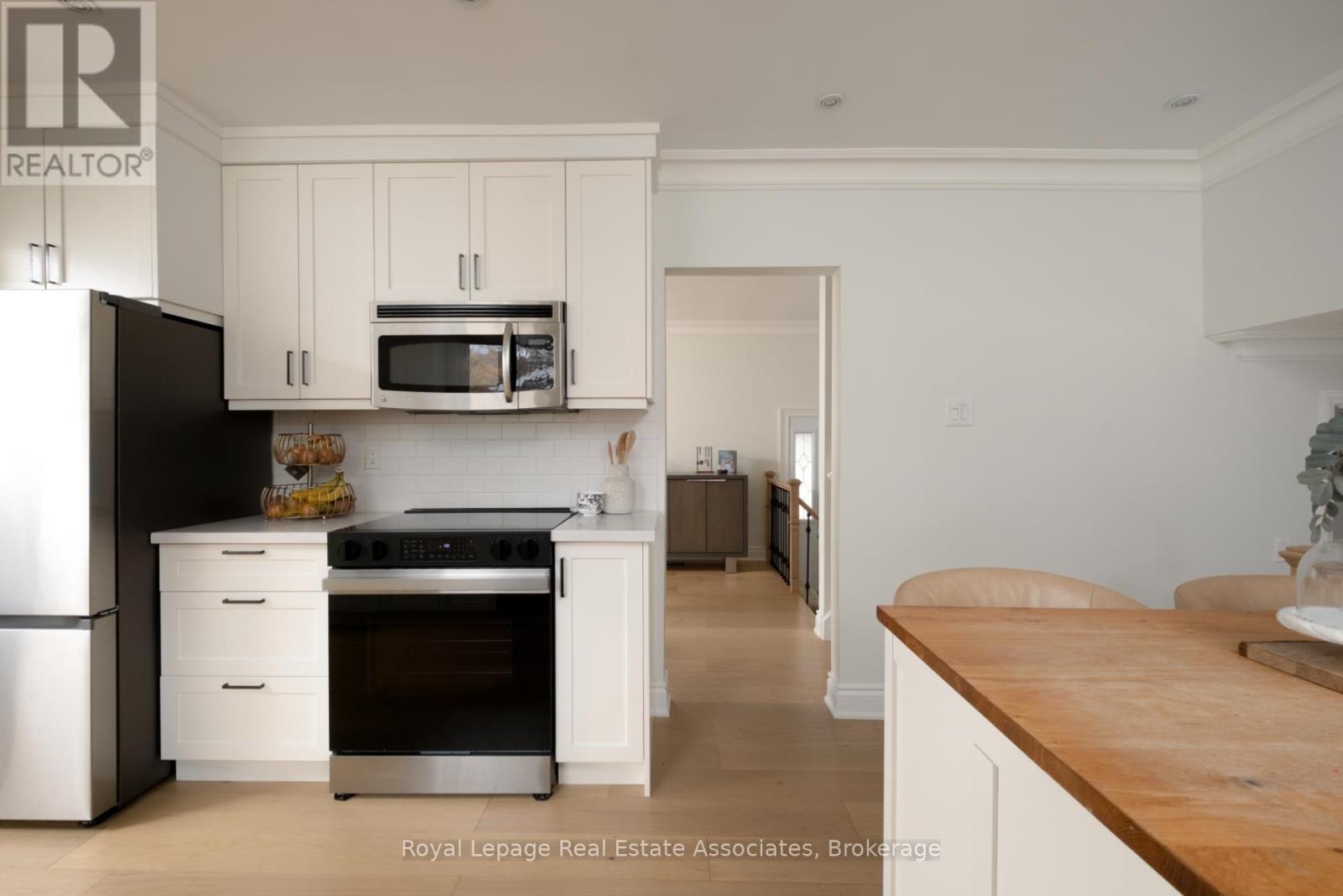 134 Fairwood Place W, Burlington, Ontario  L7T 4B6 - Photo 12 - W12551468