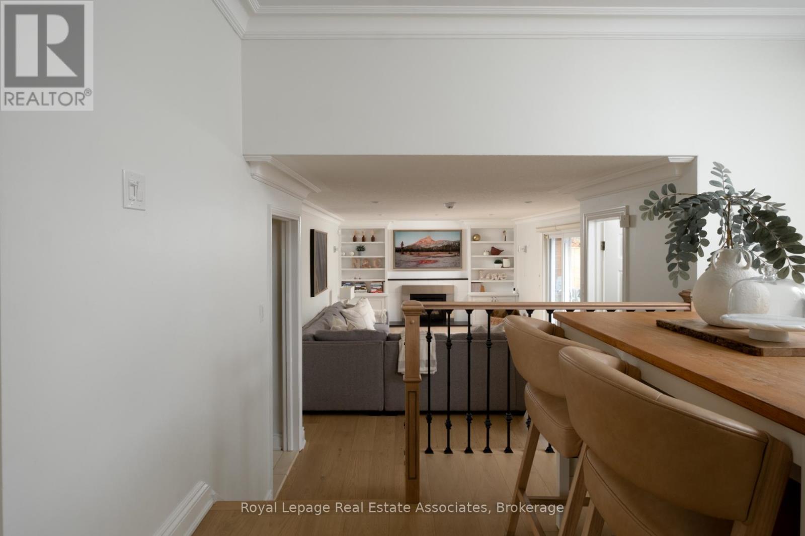 134 Fairwood Place W, Burlington, Ontario  L7T 4B6 - Photo 14 - W12551468