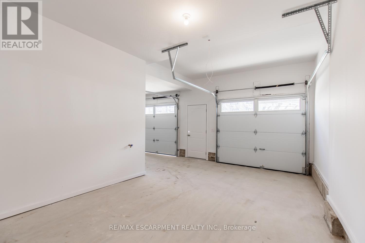 205 Burke Street, Hamilton, Ontario  L0R 2H7 - Photo 35 - X12108851