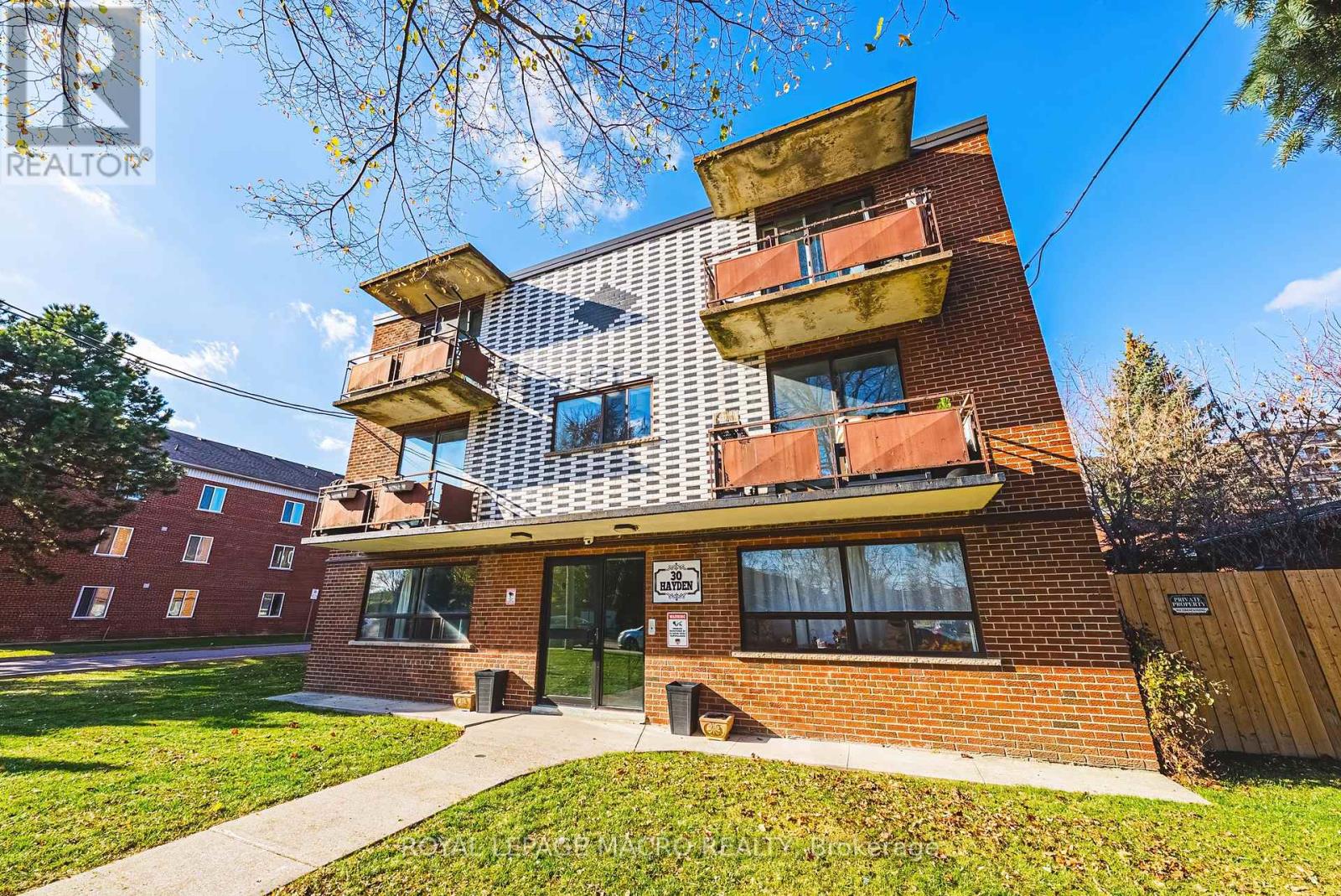 30 Hayden Street, Hamilton, Ontario  L9A 2X2 - Photo 3 - X12556480