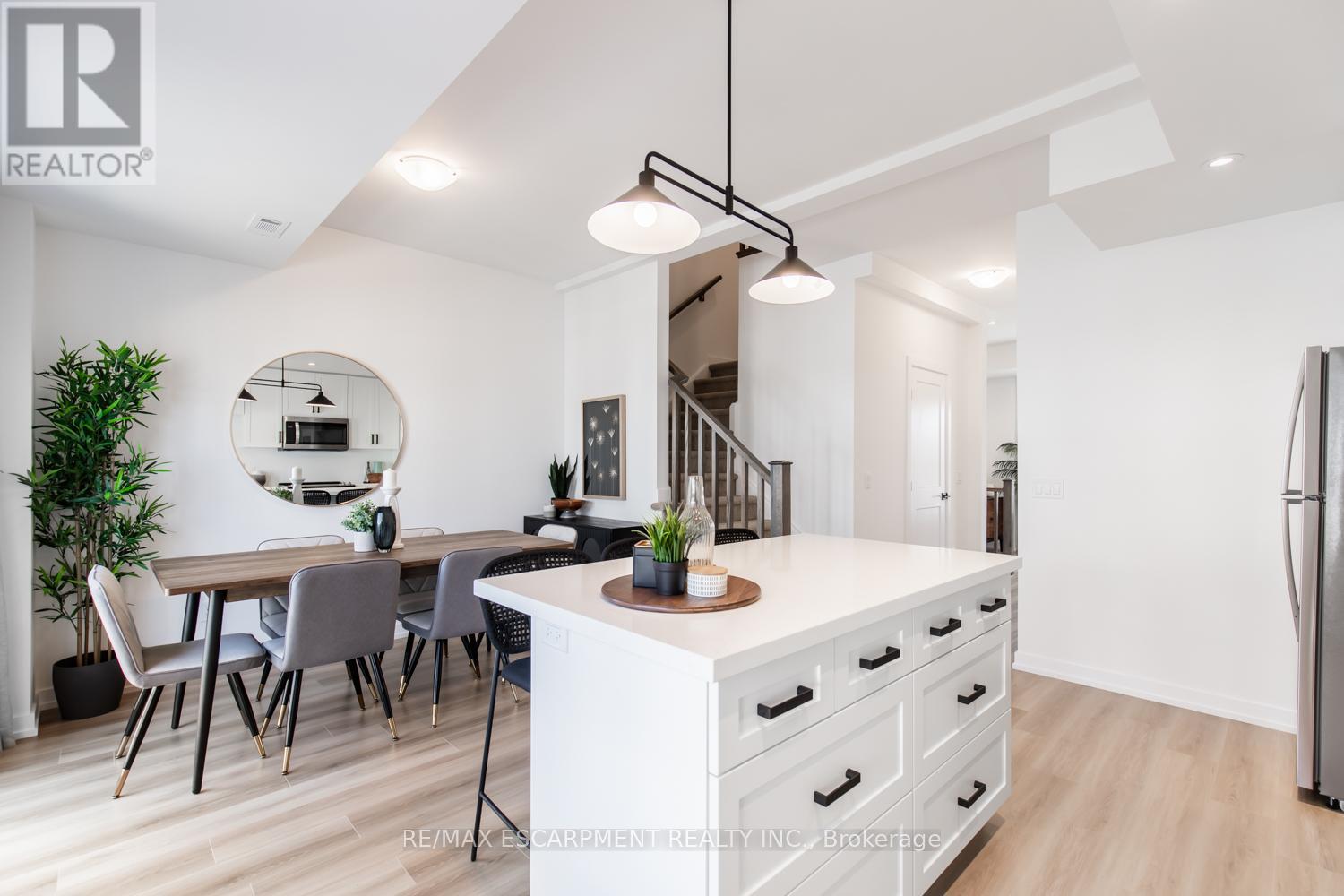 205 Burke Street, Hamilton, Ontario  L0R 2H7 - Photo 14 - X12108851