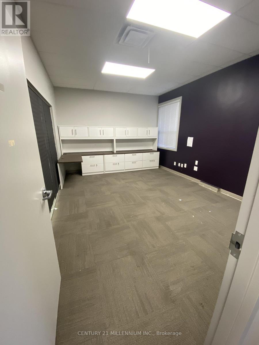 105 - 12637 Tenth Line, Whitchurch-Stouffville, Ontario  L4A 7X3 - Photo 5 - N12562092