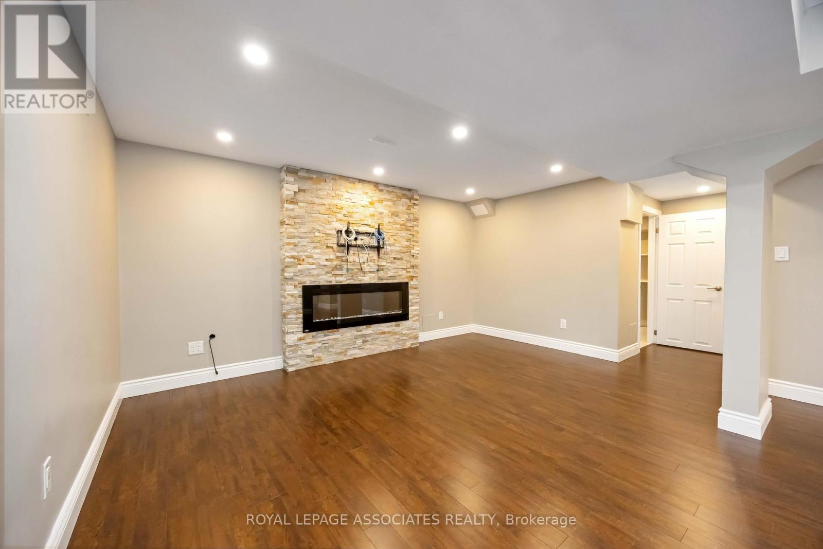 Bsmt - 61 Estrella Crescent, Richmond Hill, Ontario  L4E 0S4 - Photo 30 - N12562094