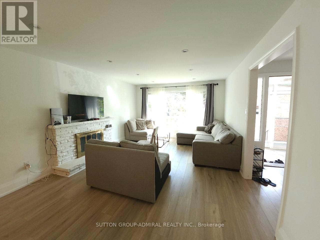 174 St Anthony's Court, Richmond Hill, Ontario  L4C 4T3 - Photo 11 - N12562102