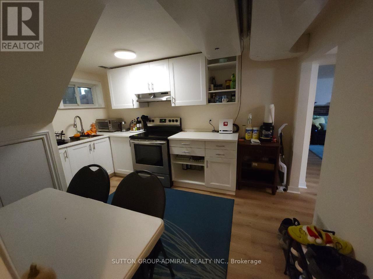 174 St Anthony's Court, Richmond Hill, Ontario  L4C 4T3 - Photo 24 - N12562102