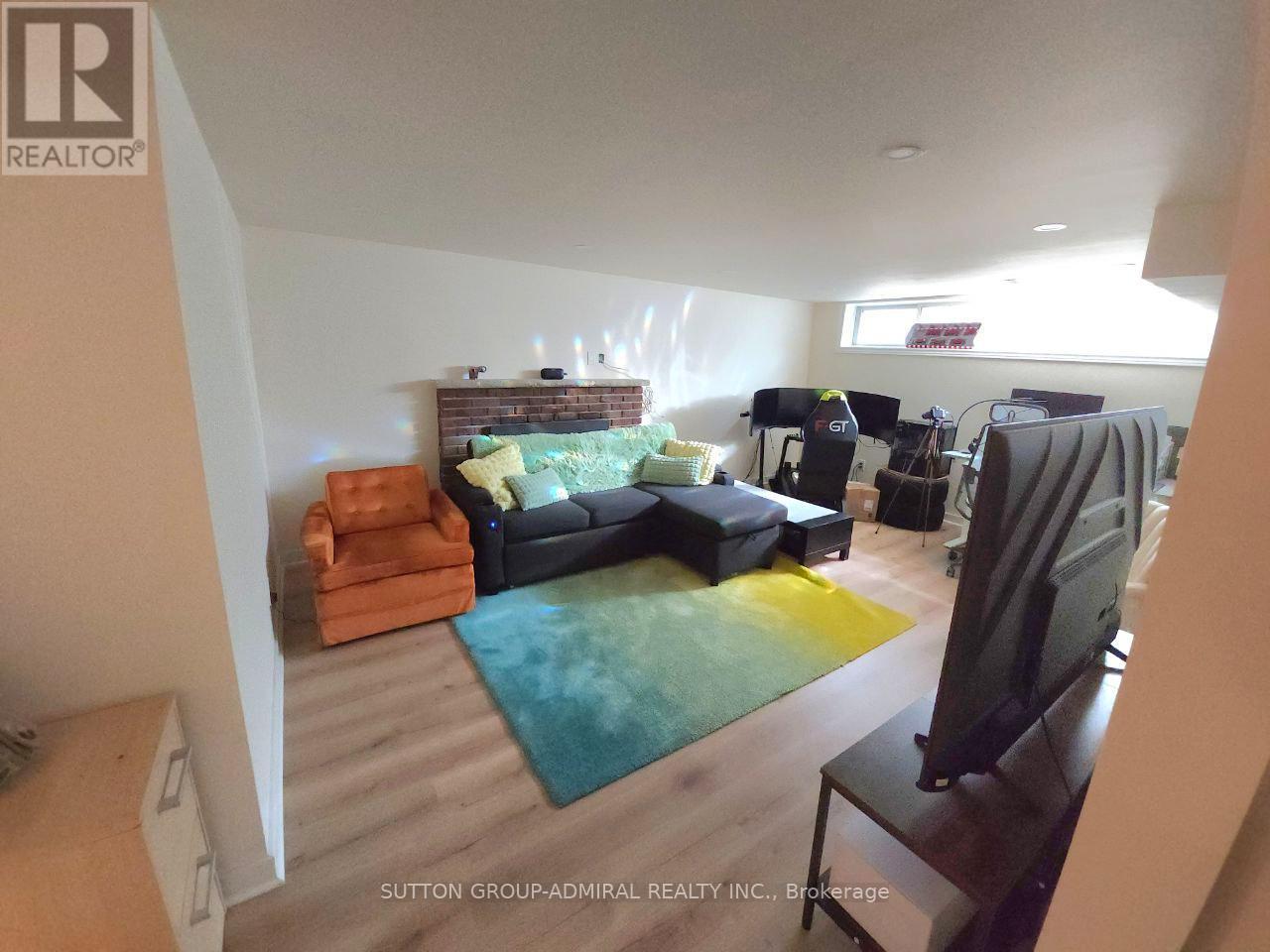 174 St Anthony's Court, Richmond Hill, Ontario  L4C 4T3 - Photo 25 - N12562102