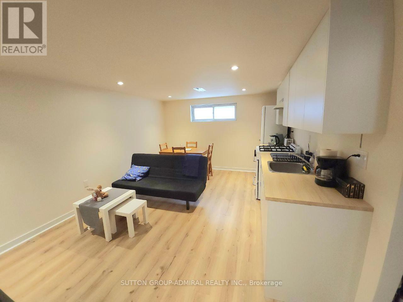 174 St Anthony's Court, Richmond Hill, Ontario  L4C 4T3 - Photo 29 - N12562102