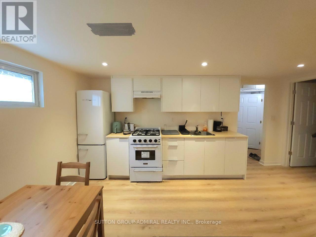 174 St Anthony's Court, Richmond Hill, Ontario  L4C 4T3 - Photo 30 - N12562102