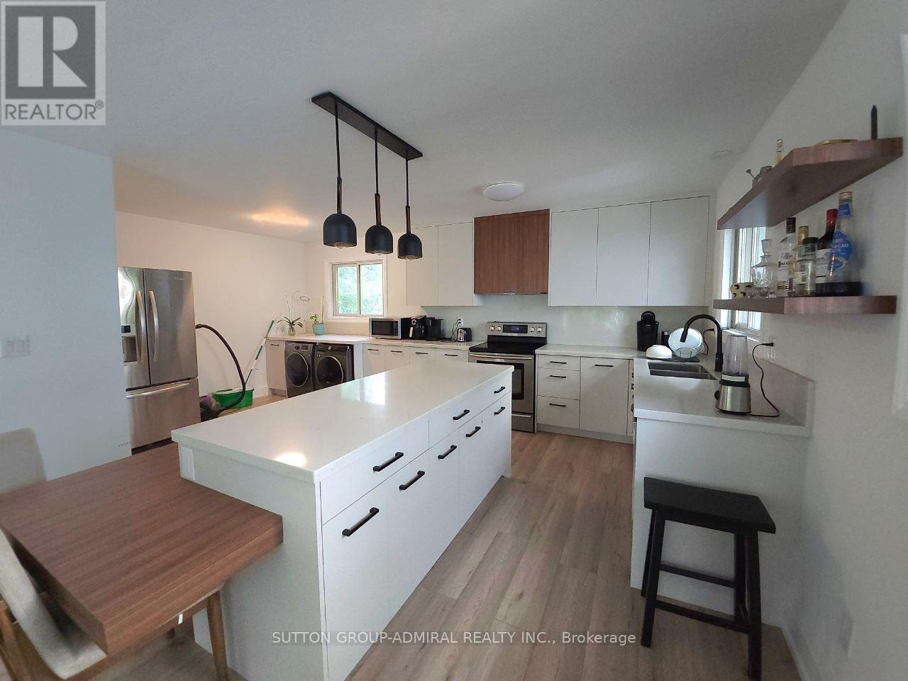 174 St Anthony's Court, Richmond Hill, Ontario  L4C 4T3 - Photo 6 - N12562102