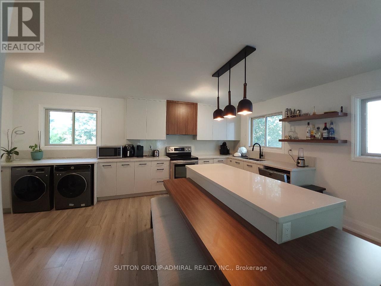 174 St Anthony's Court, Richmond Hill, Ontario  L4C 4T3 - Photo 8 - N12562102