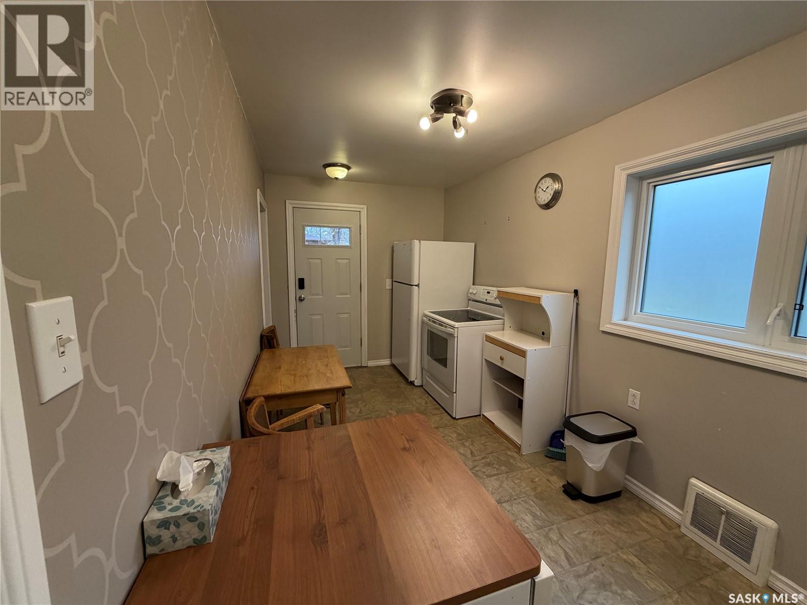 651 Ominica Street E, Moose Jaw, Saskatchewan  S6H 0H4 - Photo 4 - SK024382