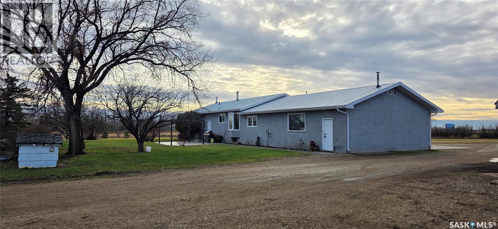 Cook Acreage, Estevan Rm No. 5, Saskatchewan  S4A 2X3 - Photo 3 - SK024362