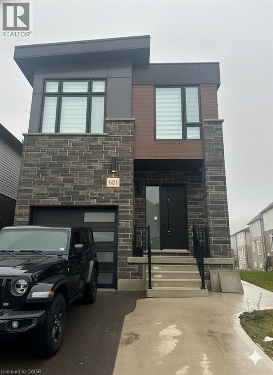 681 BENNINGER Drive, Kitchener, Ontario