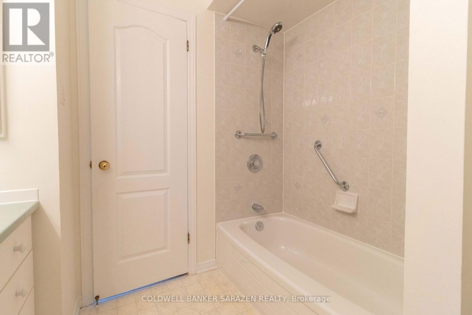 98 Grassy Plains Drive, Ottawa, Ontario  K2M 2N3 - Photo 24 - X12367948