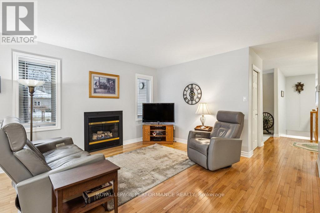 7051 Donwel Drive, Ottawa, Ontario  K4P 1M7 - Photo 6 - X12558946