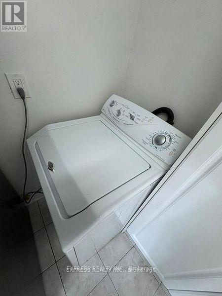 941a Lakeshore Road E, Mississauga, Ontario  L5E 1E3 - Photo 12 - W12562022