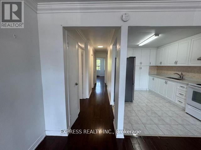 941a Lakeshore Road E, Mississauga, Ontario  L5E 1E3 - Photo 4 - W12562022