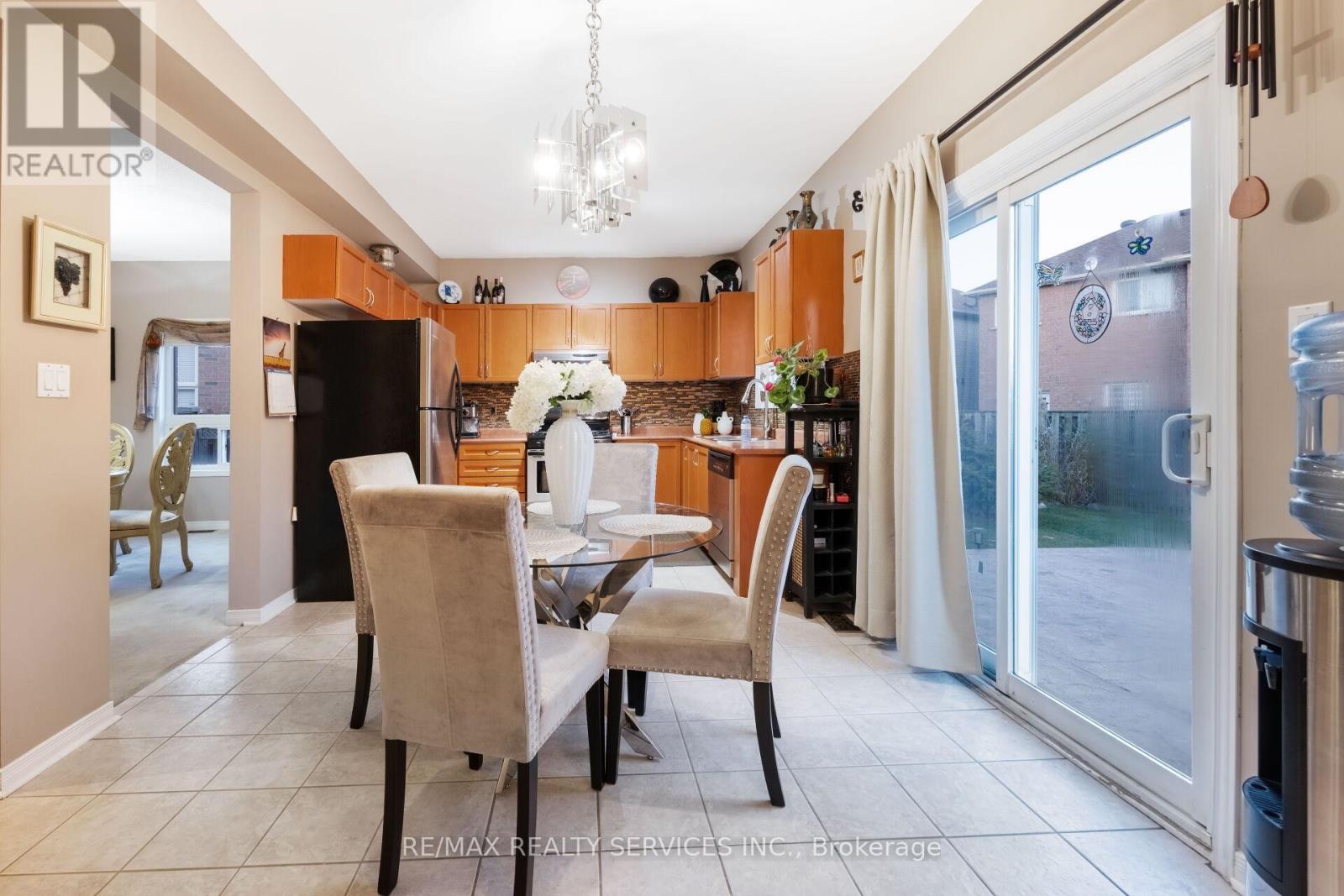 56 Pappain Crescent, Brampton, Ontario  L7A 3J6 - Photo 15 - W12562034