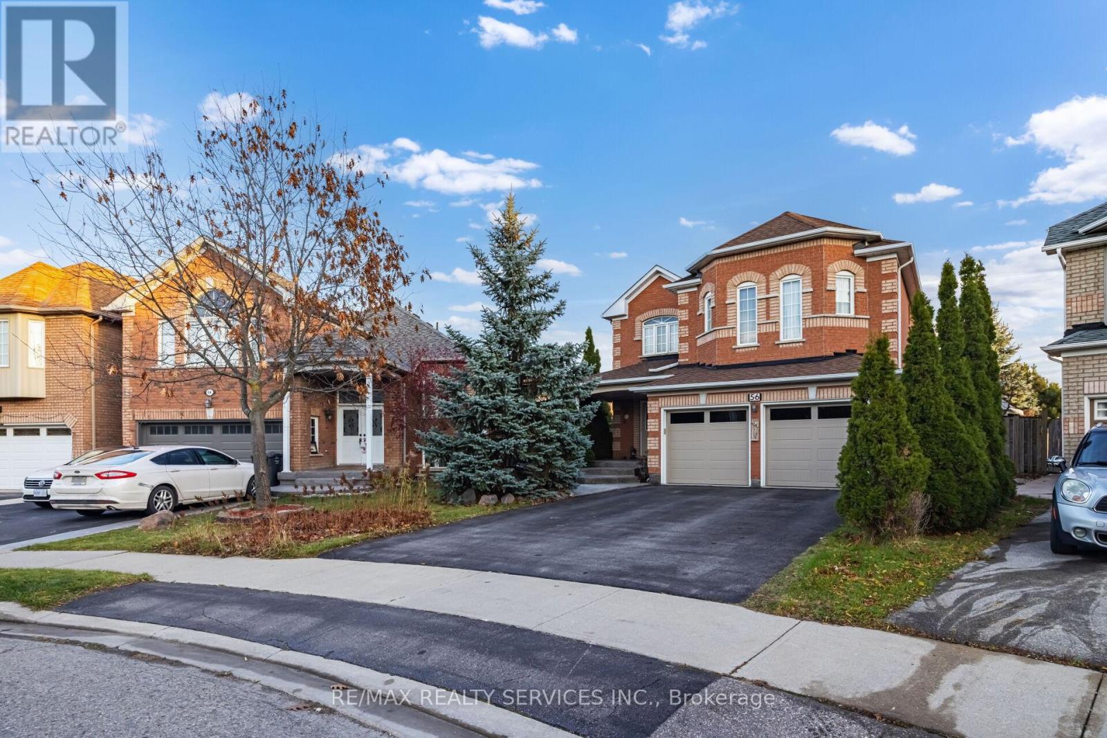 56 Pappain Crescent, Brampton, Ontario  L7A 3J6 - Photo 4 - W12562034