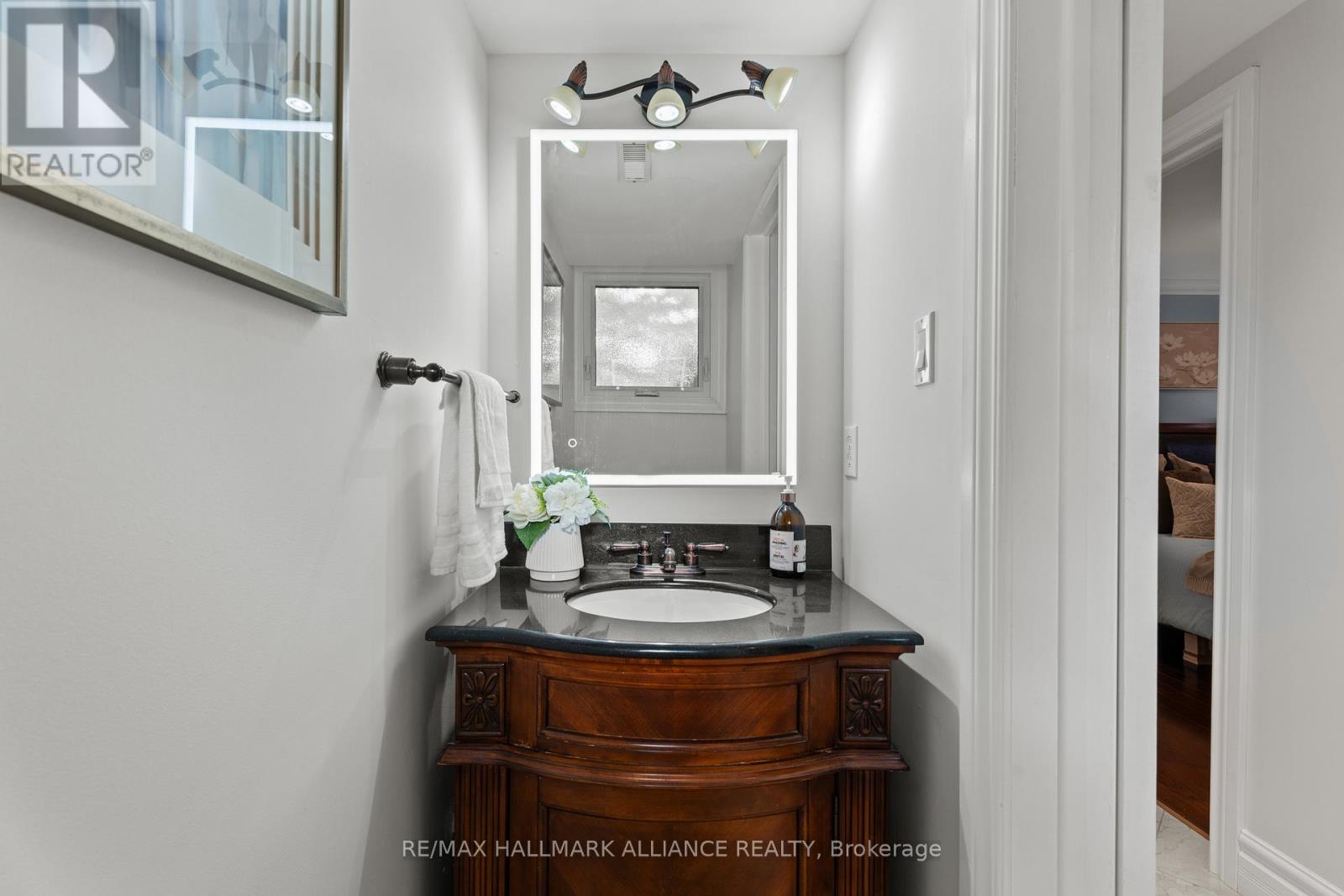 130 Tavistock Square, Oakville, Ontario  L6K 2V2 - Photo 30 - W12562064