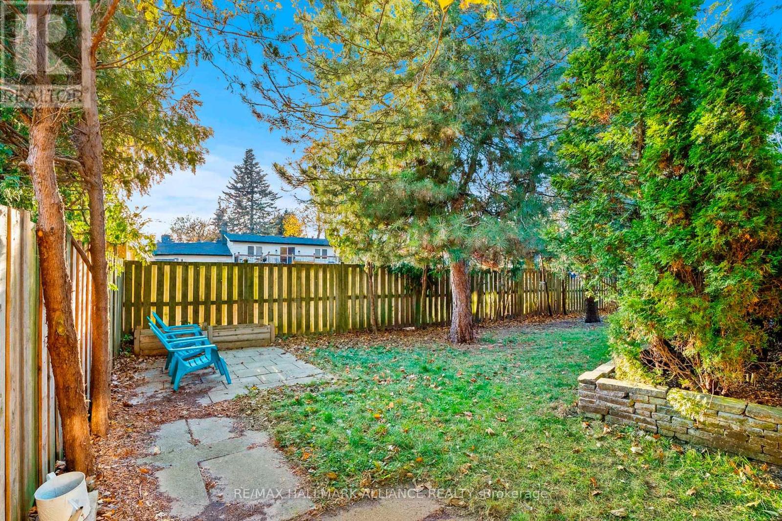 130 Tavistock Square, Oakville, Ontario  L6K 2V2 - Photo 37 - W12562064